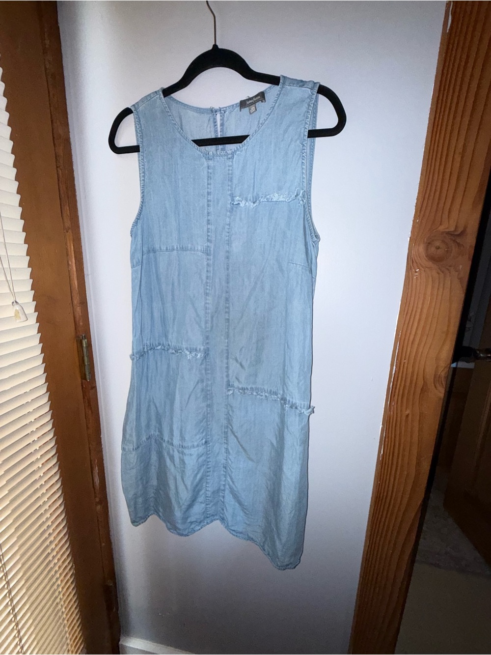 Neiman Marcus Light Blue Sleeveless Chambray Shift Dress